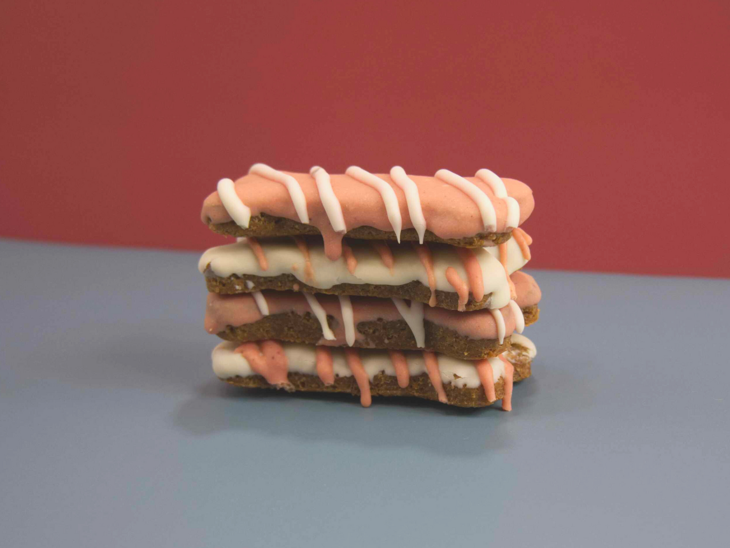Bone Shape Dipped Peanut Butter with Yogurt Coating
